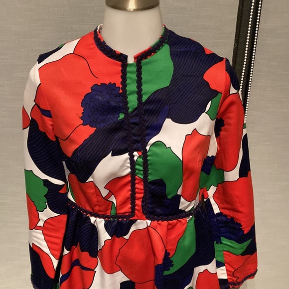 1970s Vintage Swirl Dress - Picture 2 of 7